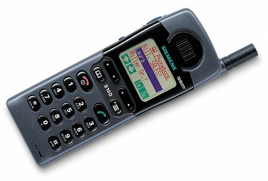 Первый мобильный телефон с цветным экраном  Siemens S10